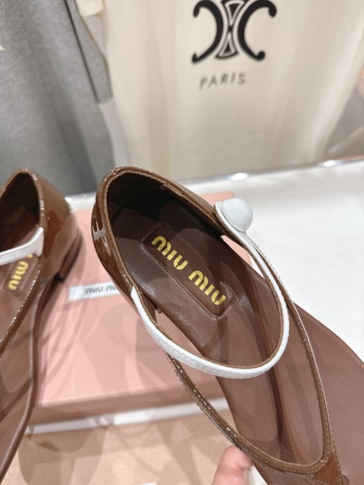 Босоножки фото 6