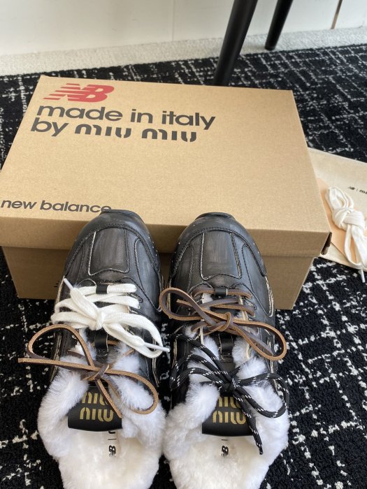 Кроссовки мюли на меху женские Miu Miu x New Balance 530 фото 5