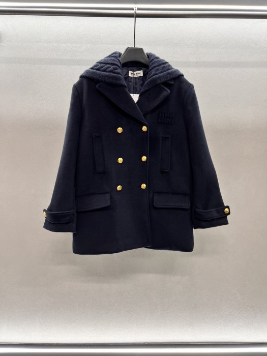 Coat women's