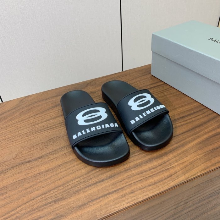 Шлепанцы фото 5