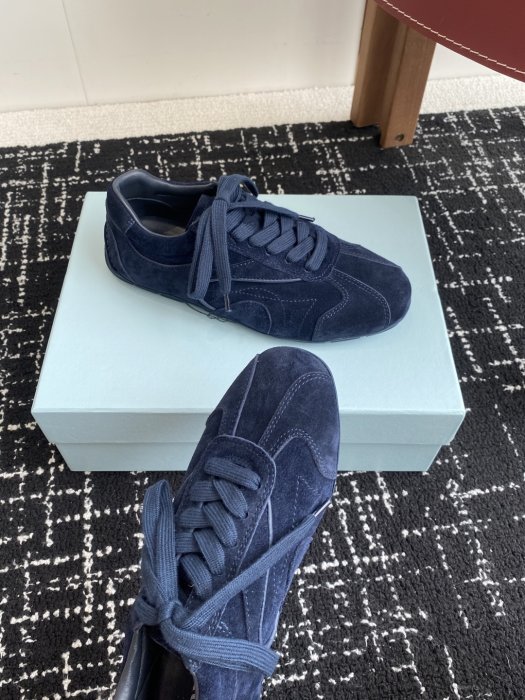 Кроссовки женские фото 6