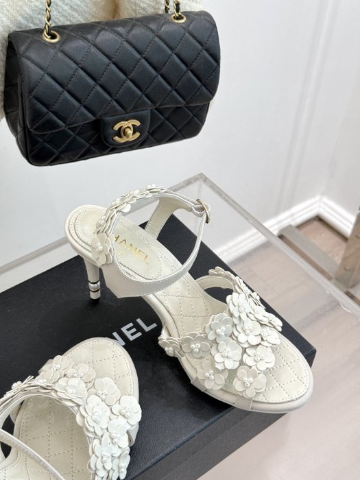 Босоножки фото 5