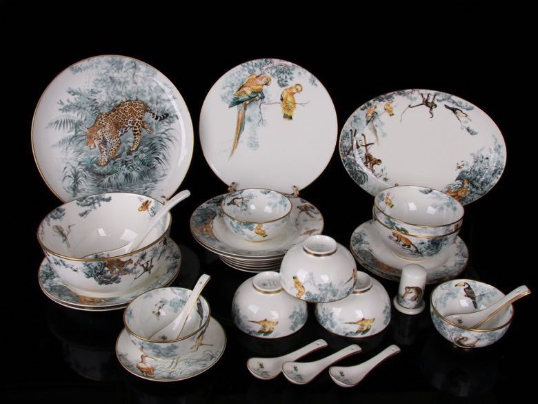 Set crockery of bone porcelain on 6 people (32 of the subject) Equatorial Jungle Series