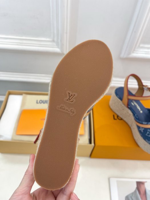 Босоножки фото 9