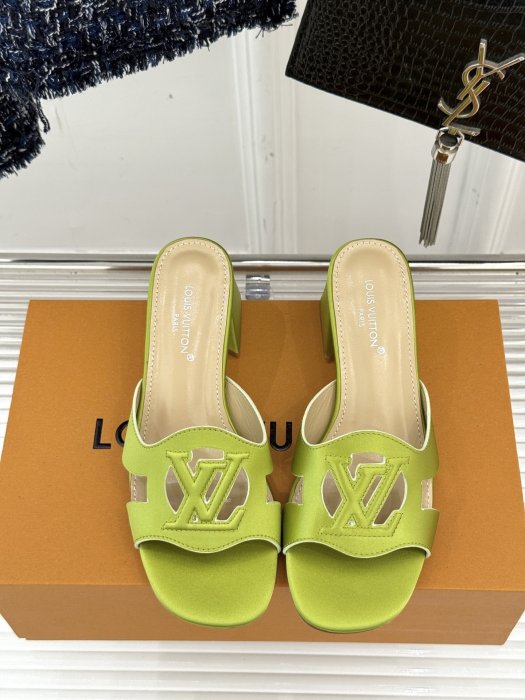 Босоножки фото 4