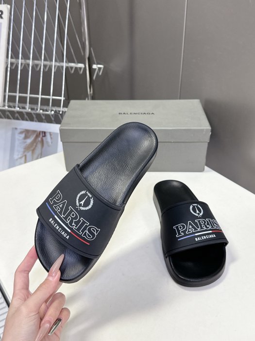 Шлепанцы фото 4