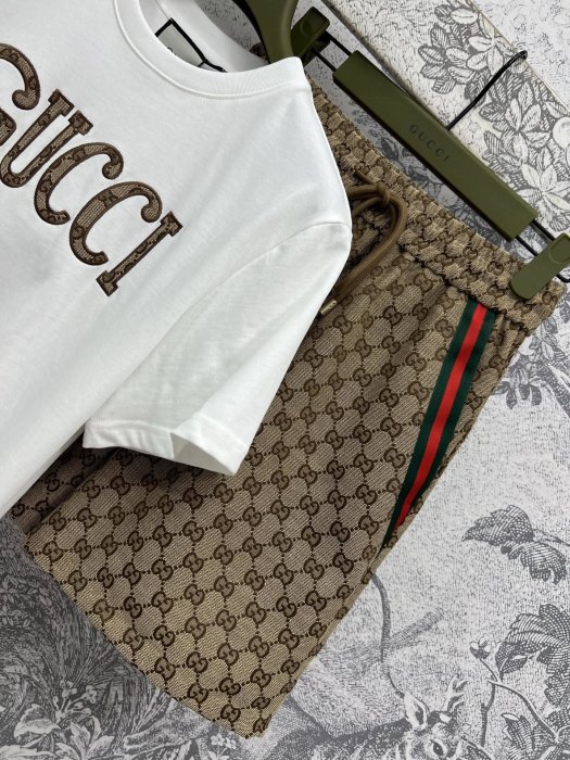 Костюм жіночий фото 6