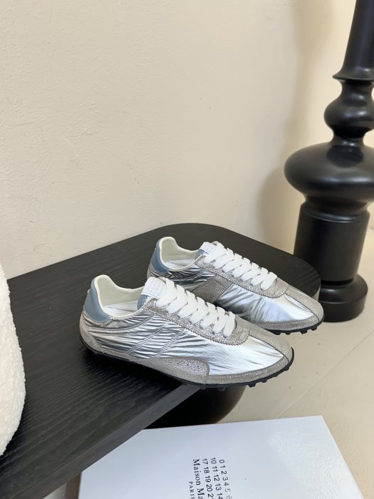 Кросівки фото 2