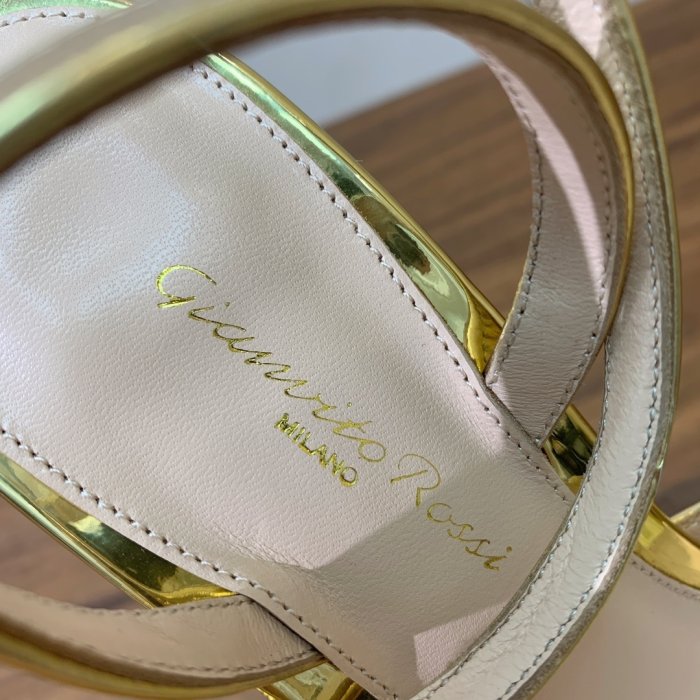 Босоножки фото 8