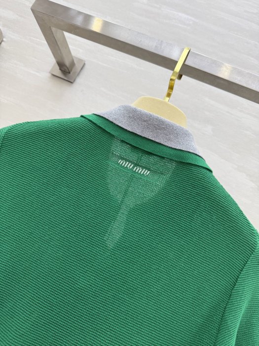 Футболка жіноча фото 9