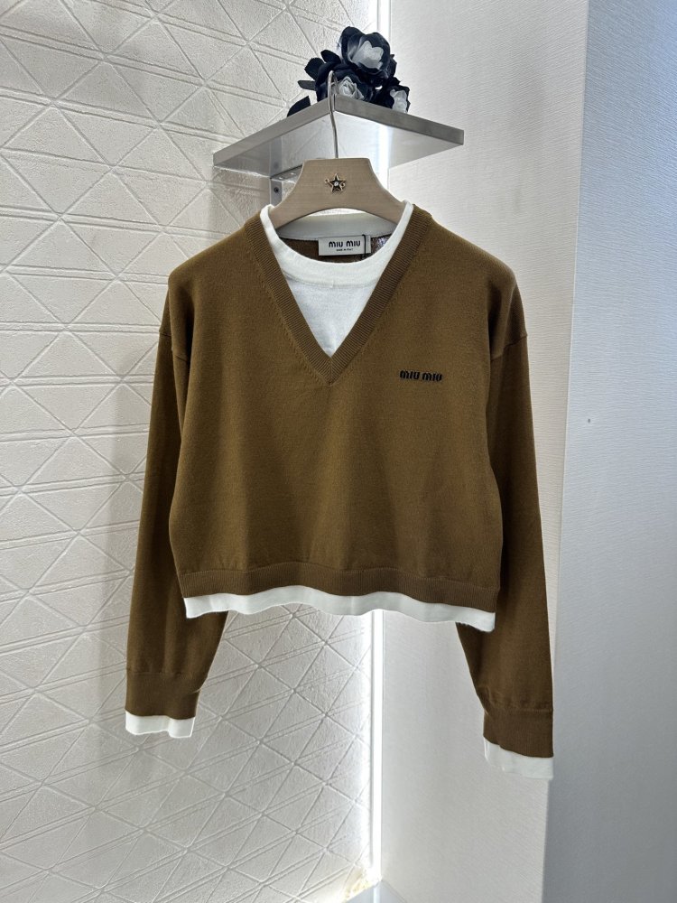 Кофта жіноча