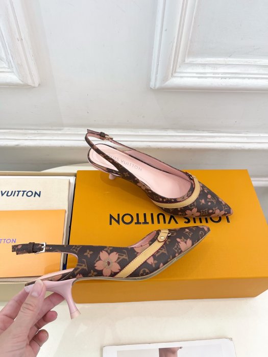 Босоножки фото 4