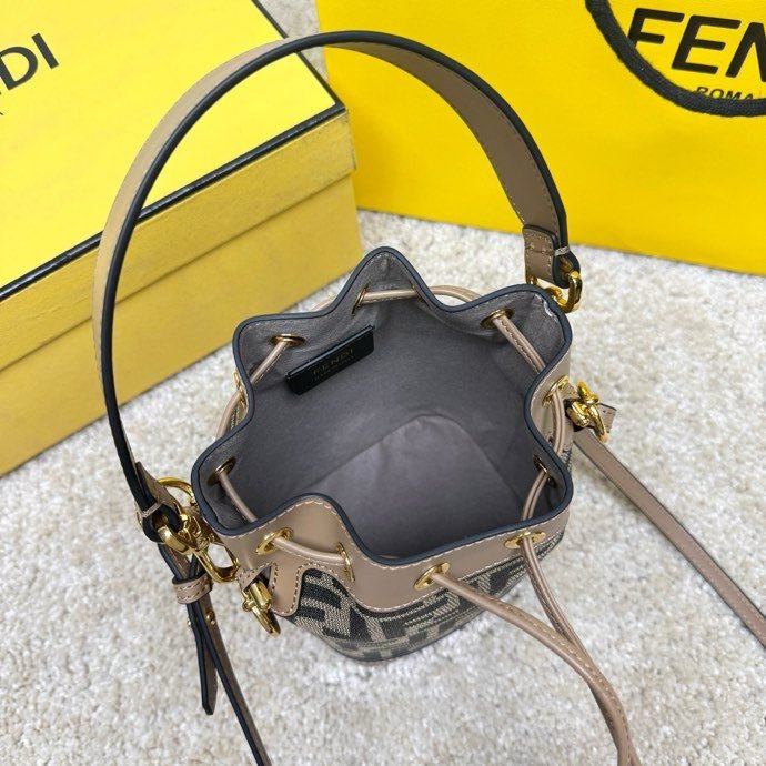 A bag women's Fendi Mon Tresor mini 18 cm фото 3