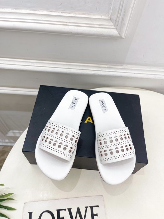 Шлепанцы женские