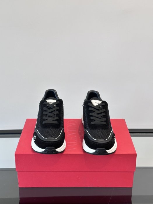 Кросівки фото 2