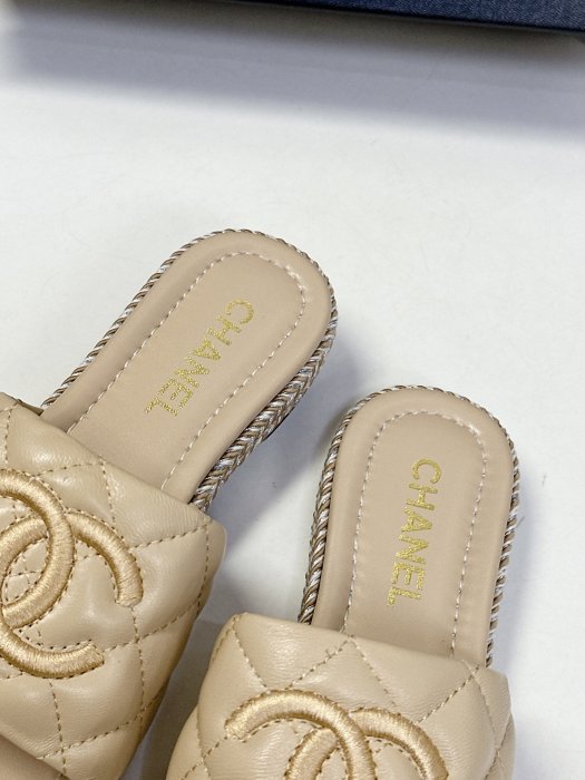 Шлепанцы фото 7