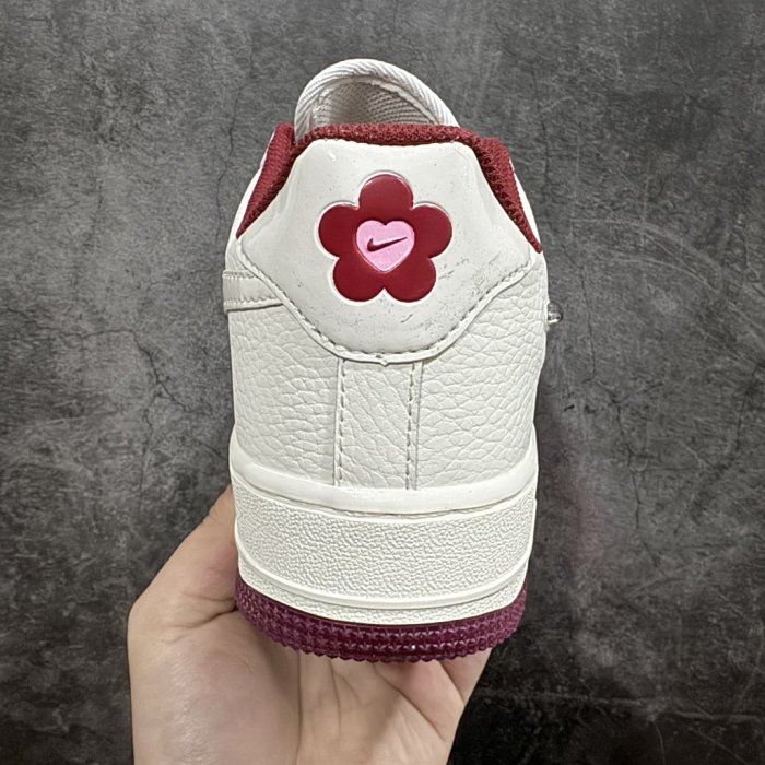 Кроссовки Air Force 1 07 Low Valentines Day фото 4