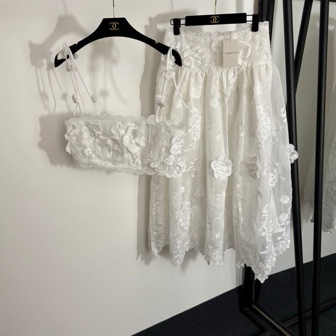 Костюм жіночий