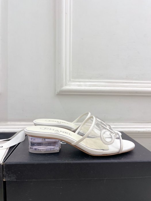 Шлепанцы женские фото 4