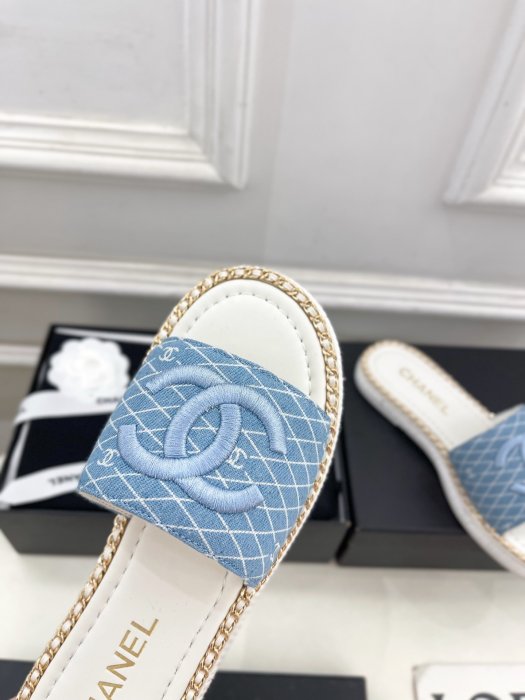 Шлепанцы женские фото 7