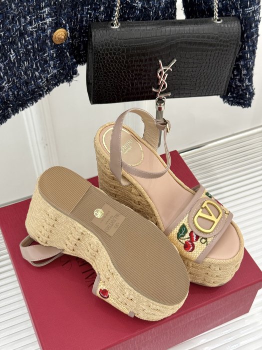 Босоножки фото 9