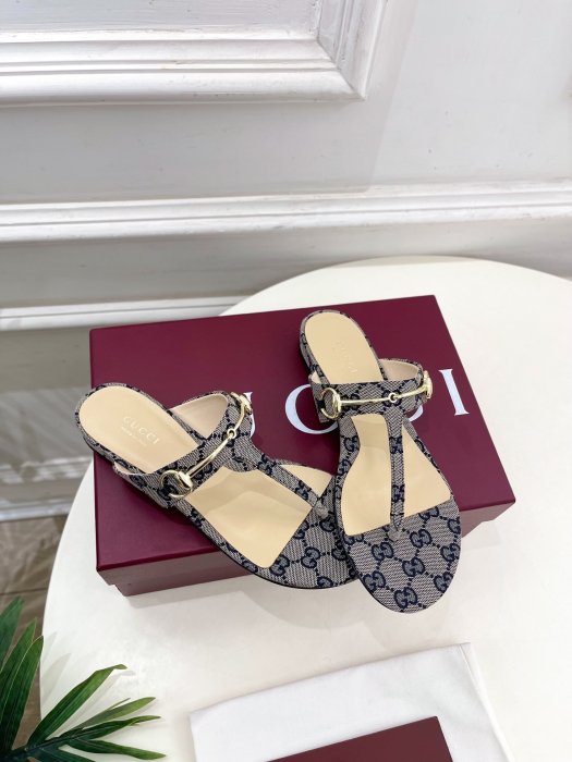 Босоножки фото 2