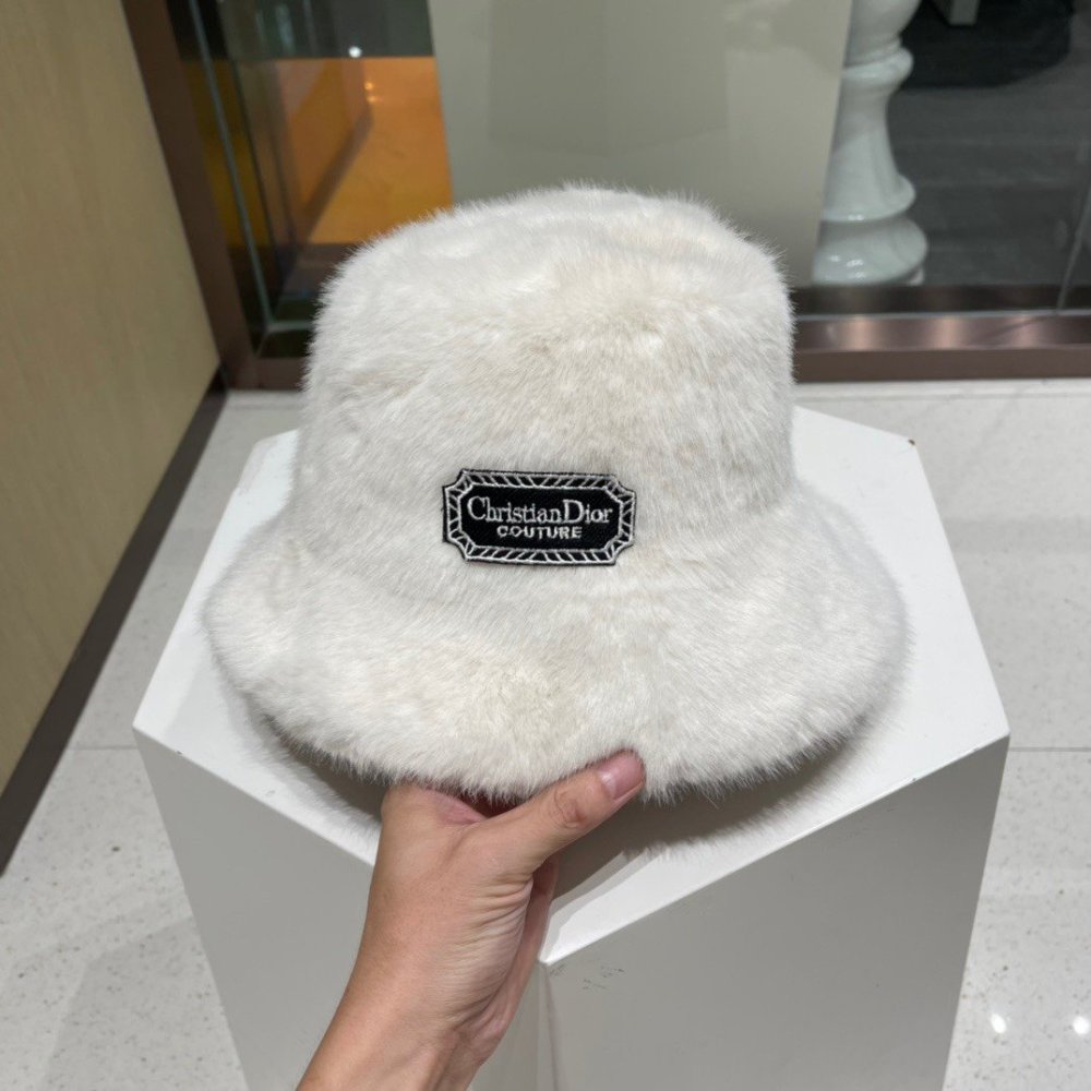 A cap fur winter фото 5