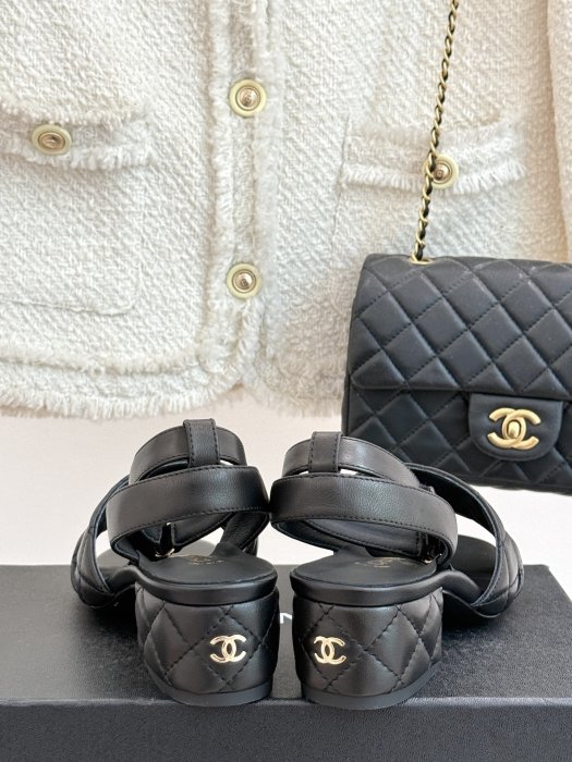 Босоножки фото 6