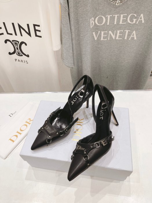 Босоножки фото 4