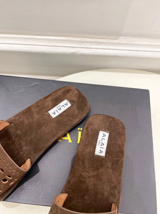 Шлепанцы женские фото 7