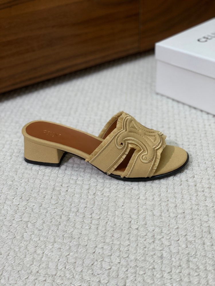 Шлепанцы женские фото 6