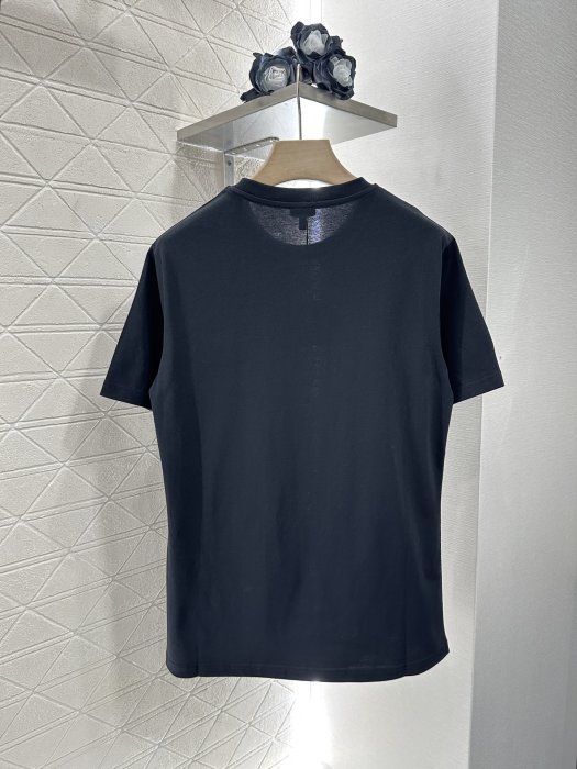 T-shirt women's фото 2