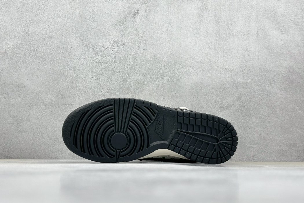 Кроссовки Nike SB Dunk Low фото 4