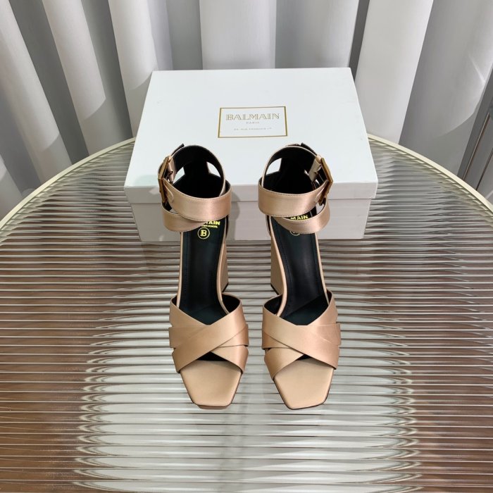 Sandals фото 4