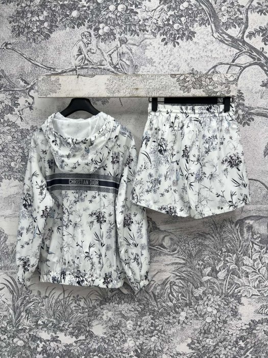 Костюм женский фото 7