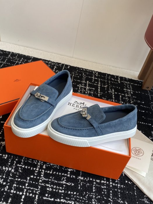 Лоферы кожаные женские фото 3