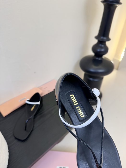 Сандалии женские фото 8