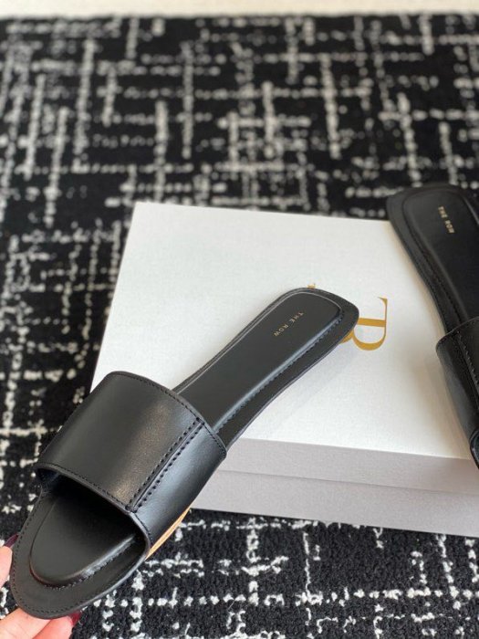 Шлепанцы фото 3