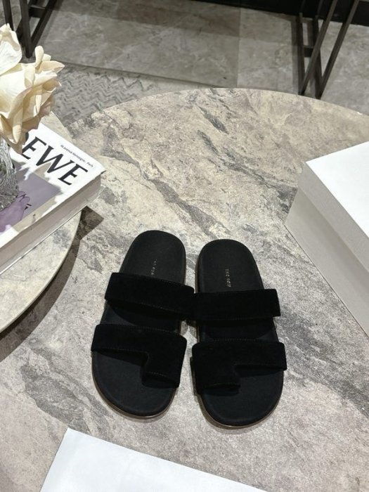 Шлепанцы женские фото 7