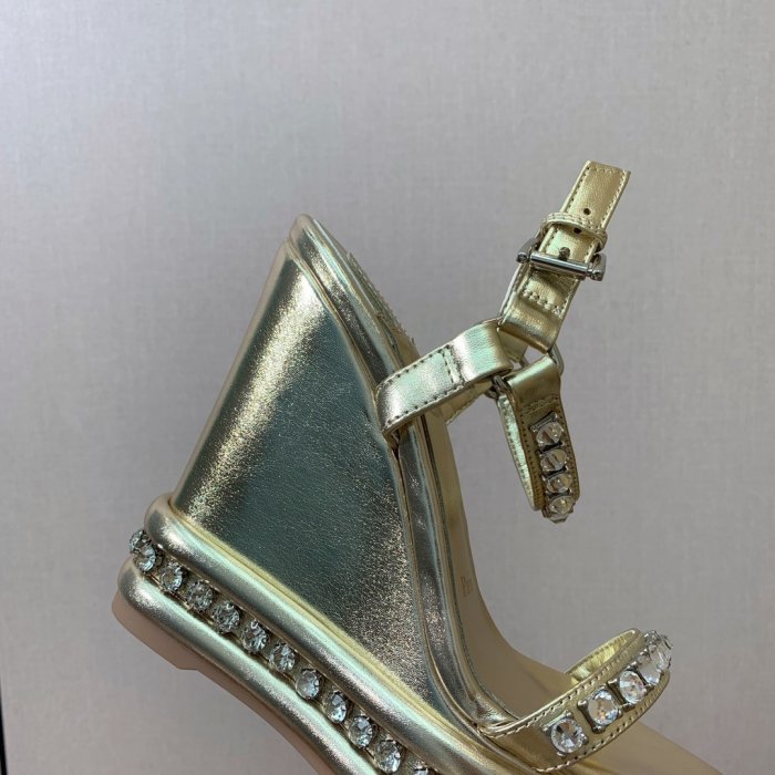 Босоножки фото 9