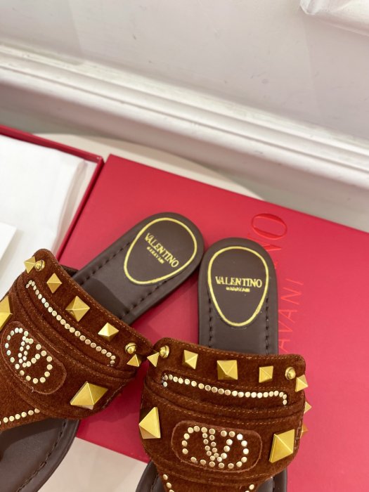 Шльопанці жіночі фото 8