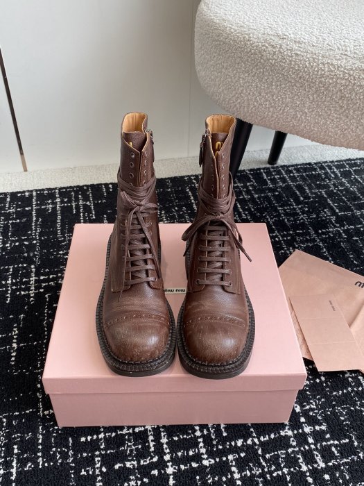 Boots women's