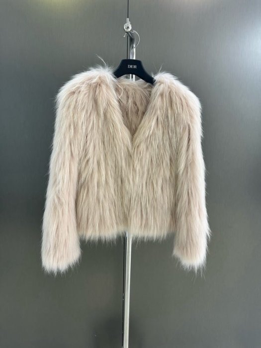 Fur coat of fox fur