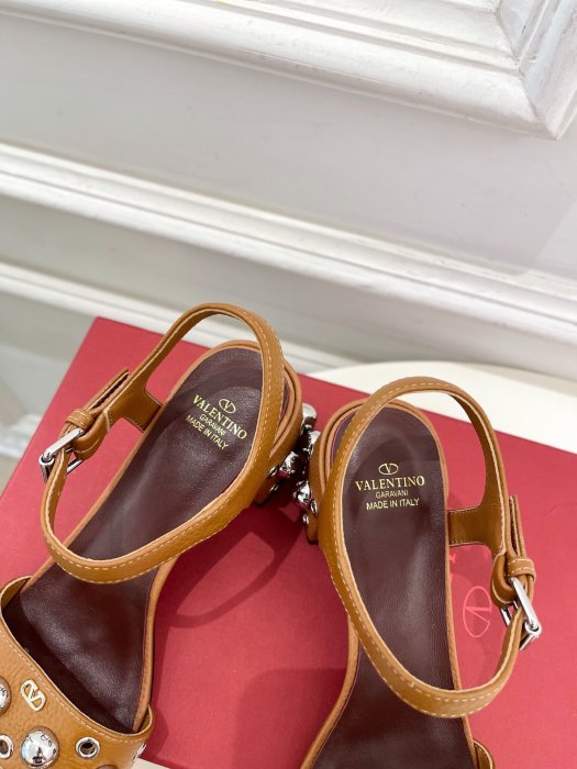 Босоножки фото 8