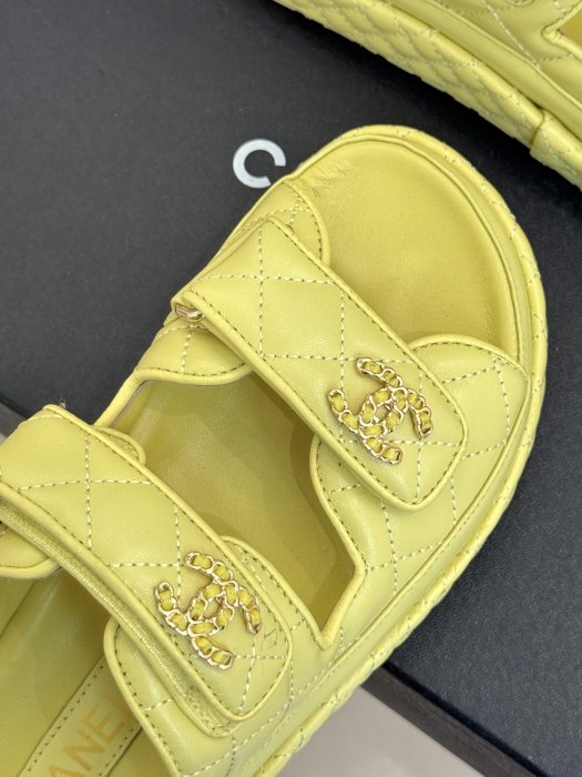 Шлепанцы женские фото 7