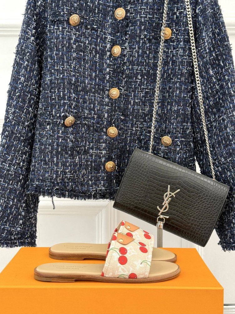 Шлепанцы женские