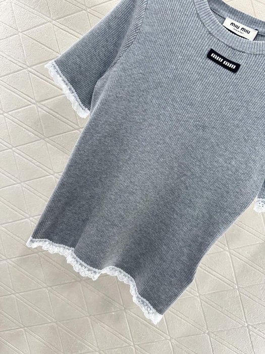 T-shirt women's фото 5