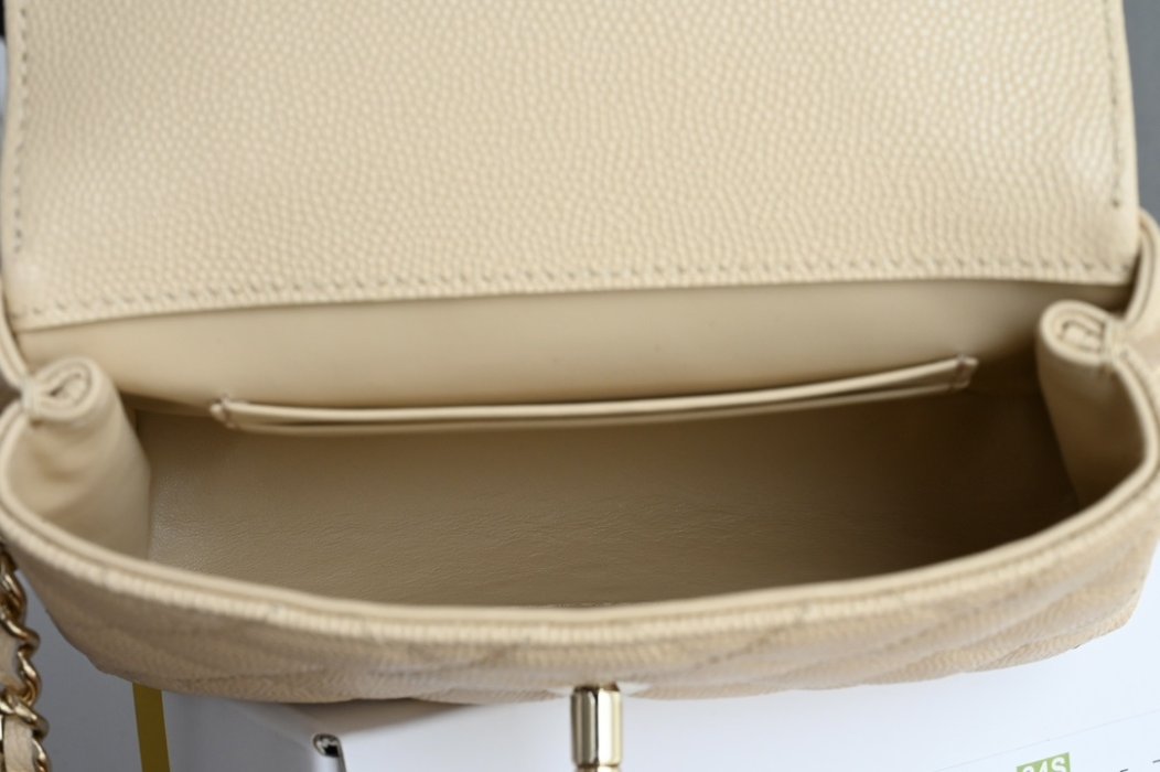 Сумка Chanel Coco Handle mini из зернистой кожи фото 9