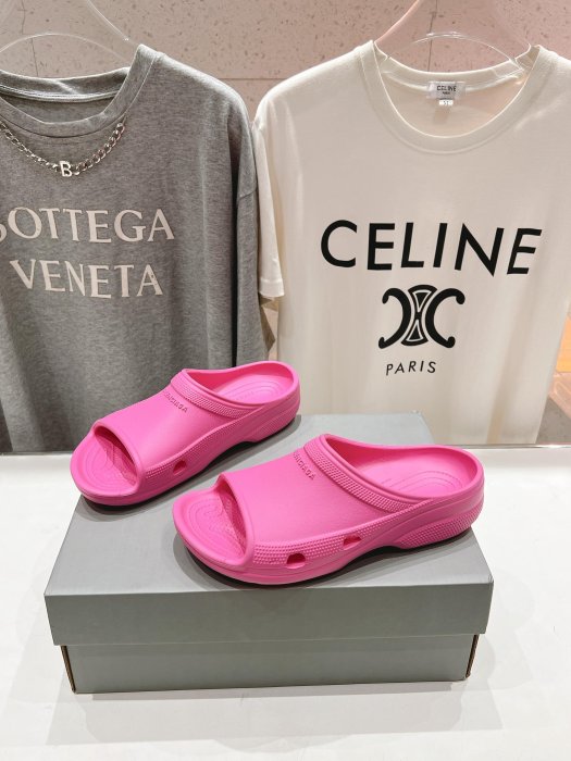 Шлепанцы фото 3