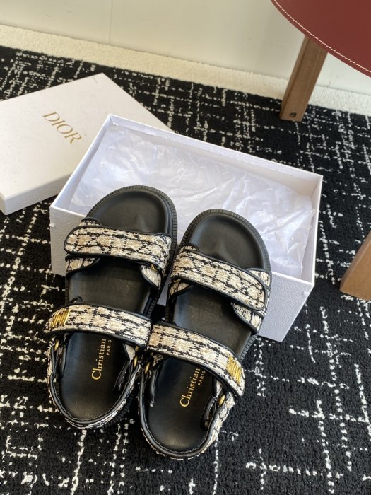 Сандалі жіночі фото 4